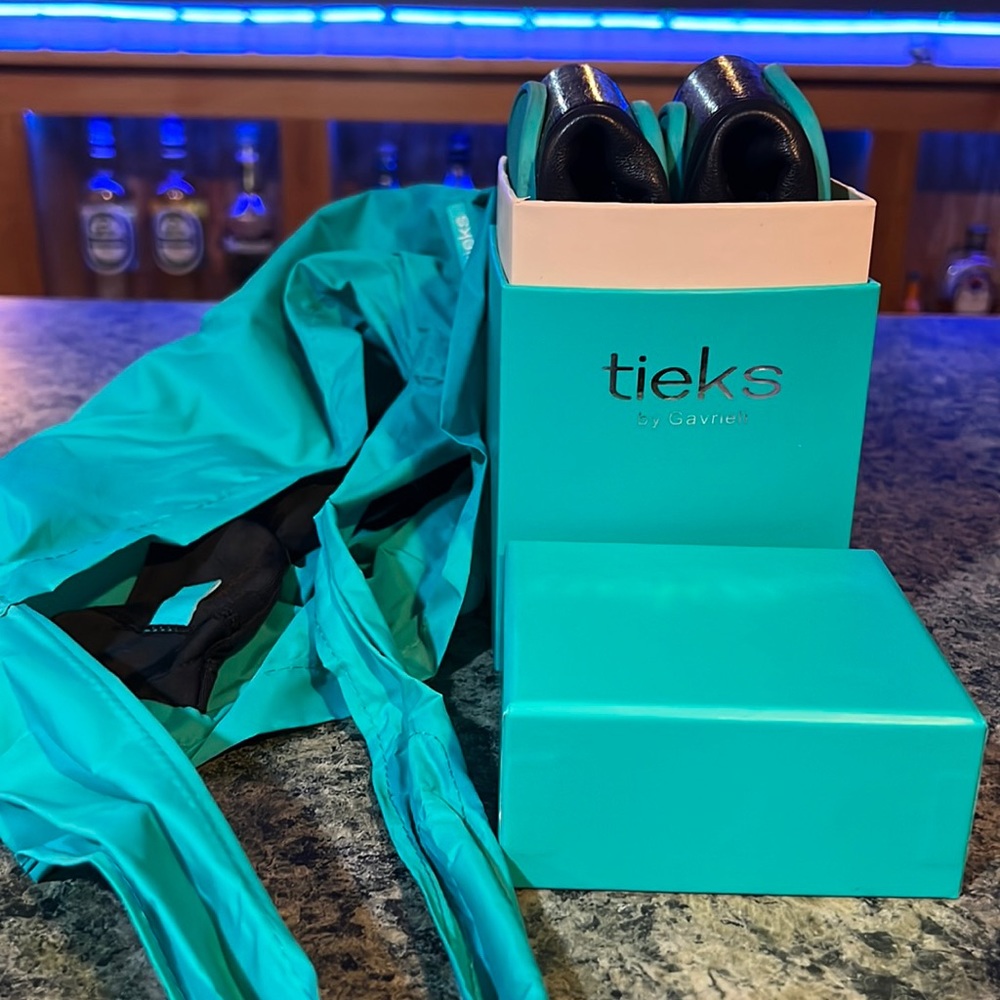 Tieks black leather size 10